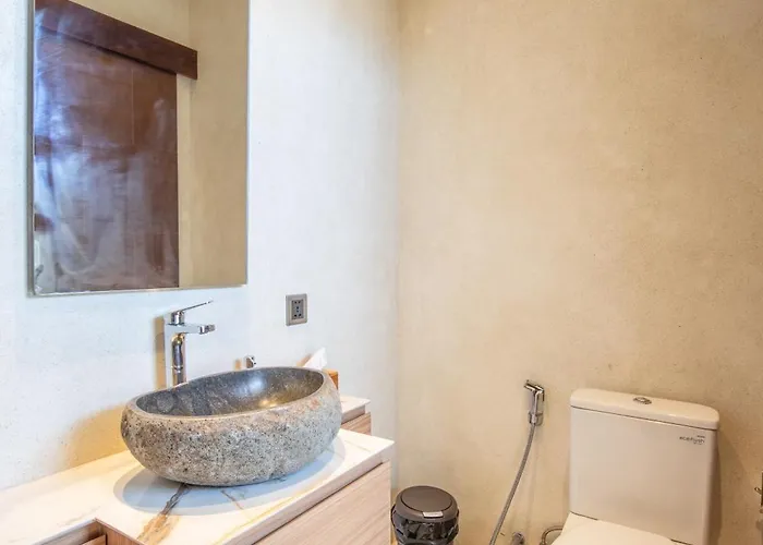 Opulent 6 Bedroom In Canggu, 300M To Cafe Del Mar *