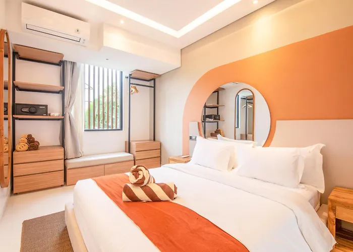 Ferienhaus Opulent 6 Bedroom In Canggu, 300M To Cafe Del Mar
