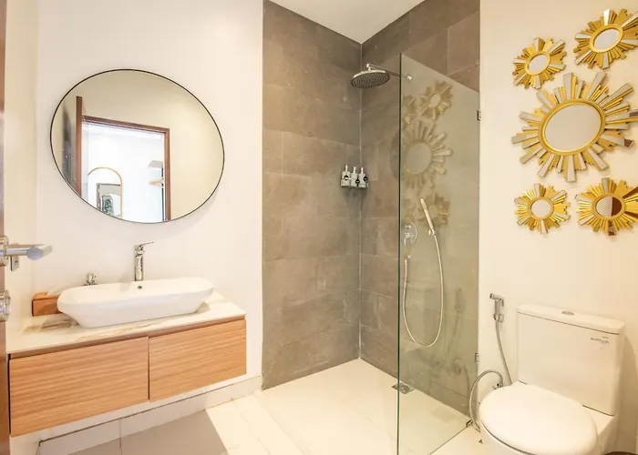 Opulent 6 Bedroom In Canggu, 300M To Cafe Del Mar Canggu